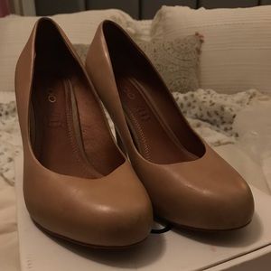 Nude Aldo heels